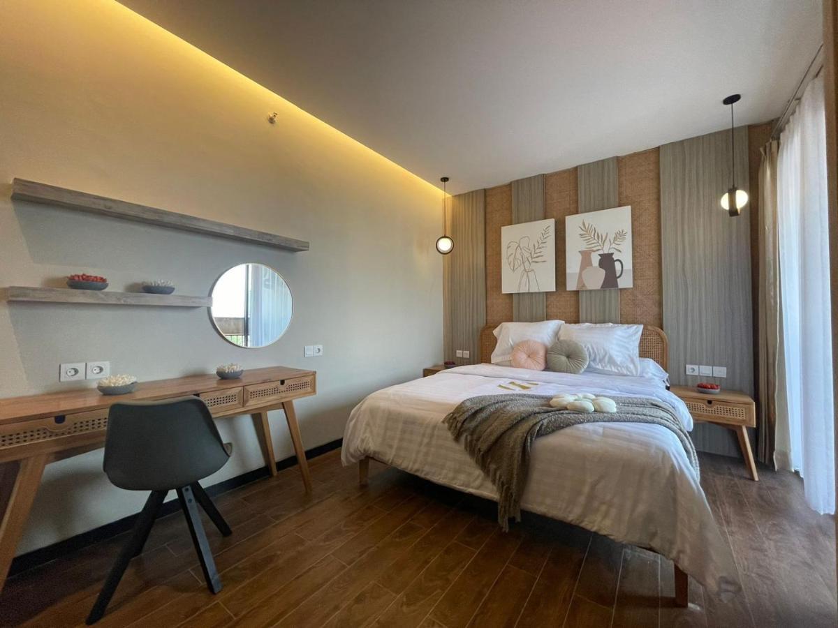 Stay.Vie Hotel Surabaya Exterior photo