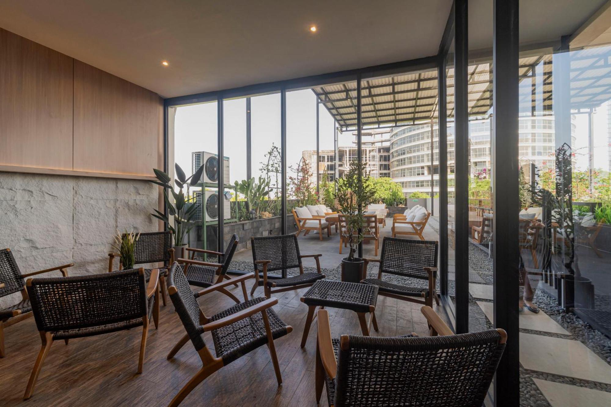 Stay.Vie Hotel Surabaya Exterior photo