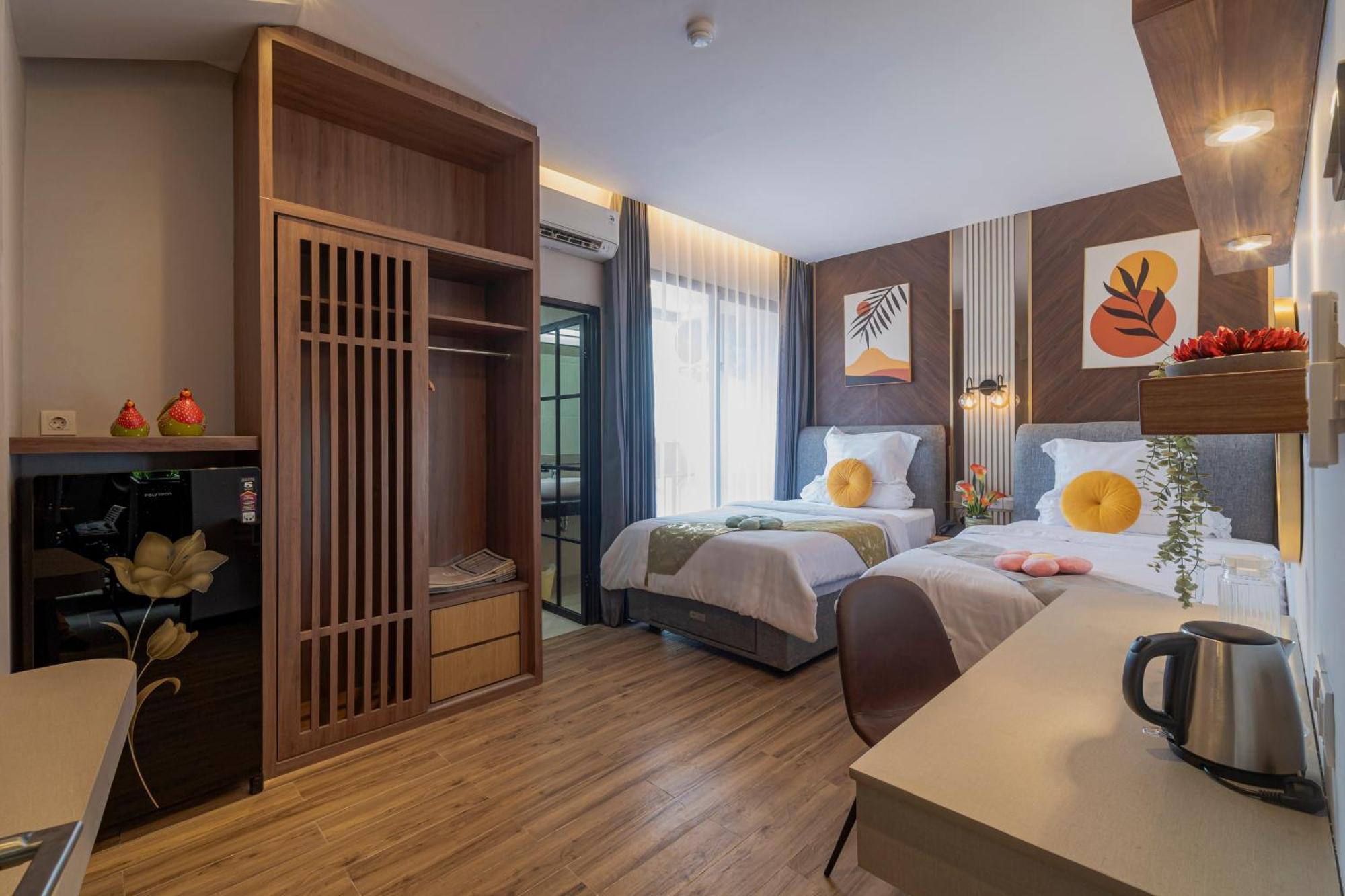 Stay.Vie Hotel Surabaya Exterior photo